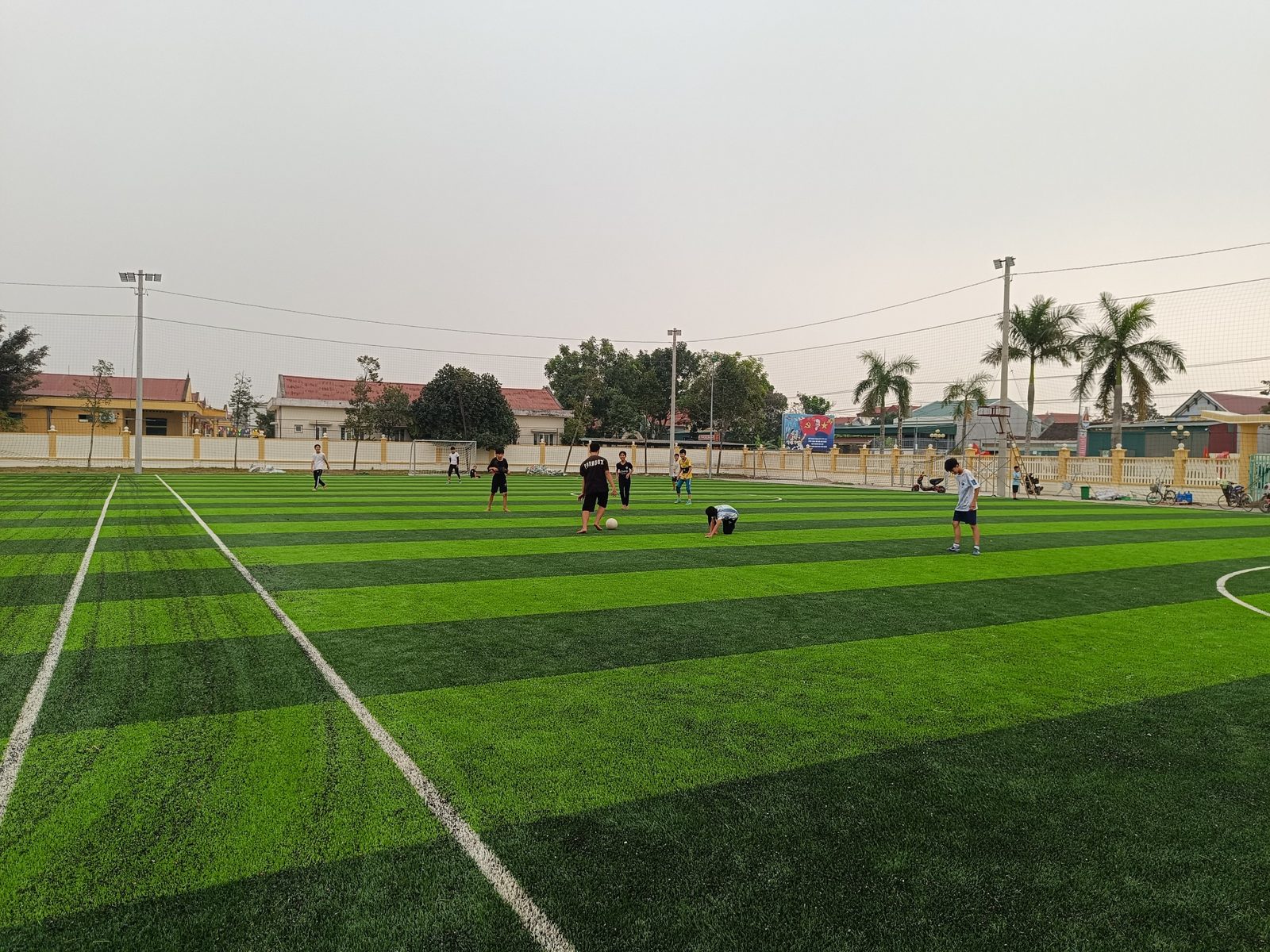Sân Hoa Lộc – Hậu Lộc – Thanh Hóa – sân cỏ nhân tạo do đội ngũ Nguyễn Đức Toàn thi công