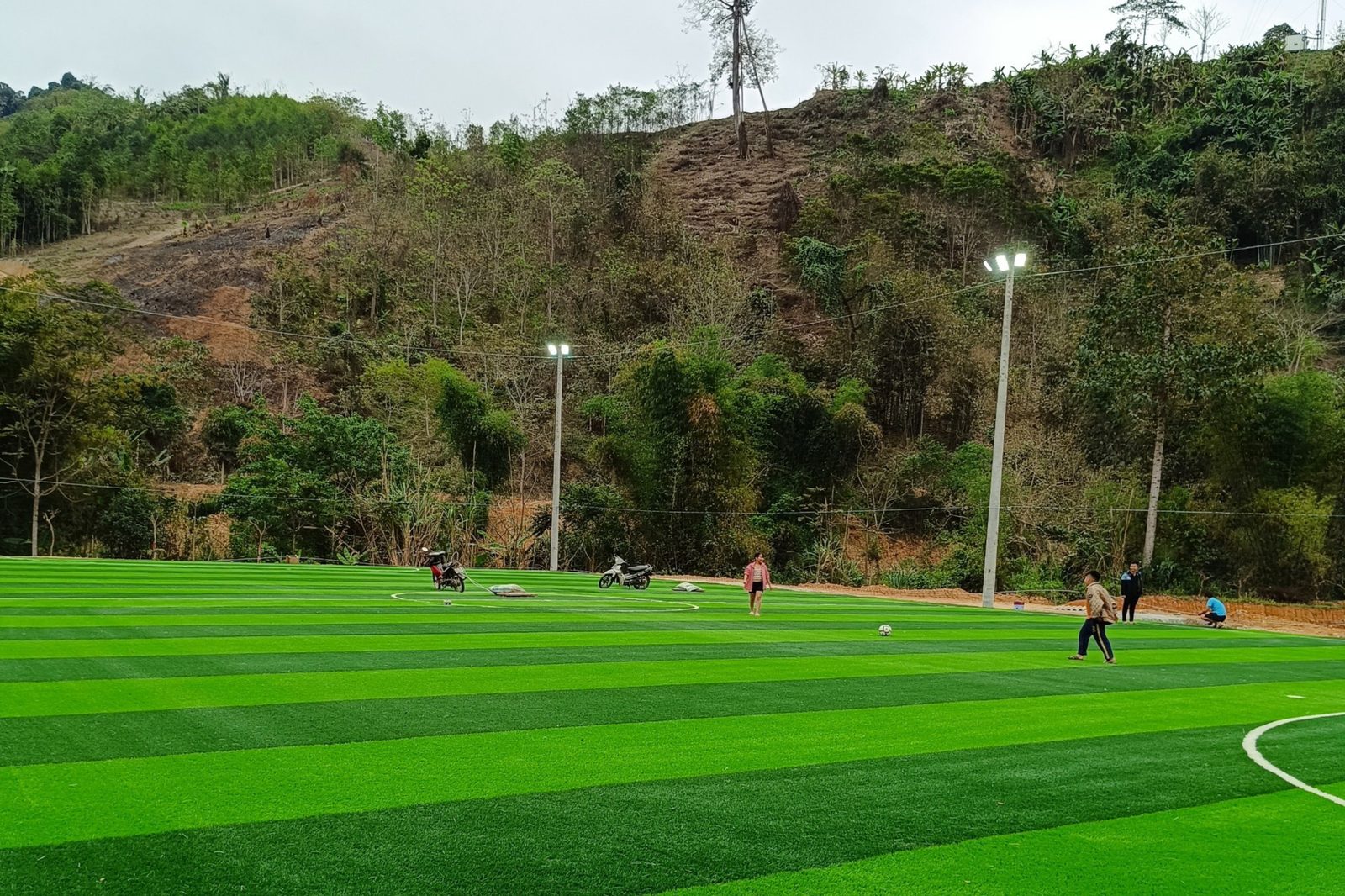 Sân Thiết Vương Tuyên Quang – sân cỏ nhân tạo do đội ngũ Nguyễn Đức Toàn thi công